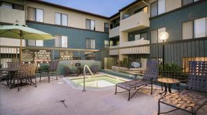 2-Bd LUXE Retreat Near Beach & Pool