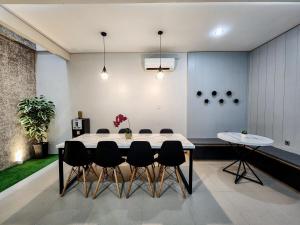 Luxurious Homey Ouma Villa Dago