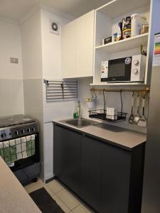 Cálido-céntrico- climatización AC-parking-piscina