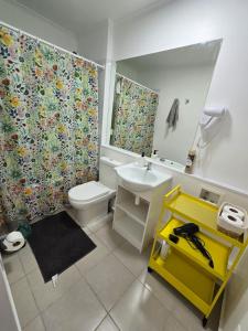 Cálido-céntrico- climatización AC-parking-piscina