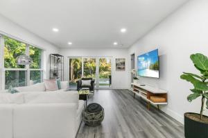 Modern Miami Oasis with Pool & Water View