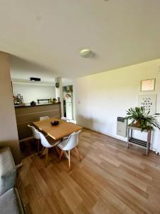 Departamento amplio con vista al río en el corazón de General Paz