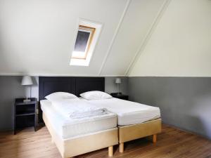 Detached holiday home with jetty and outdoor spa