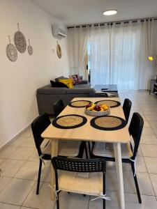 Front pool garden apartment