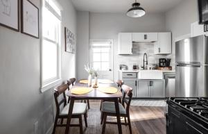 4BR and 2BA entire duplex in the heart of Little Italy - walk to CWRU and more