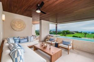 3Bed condo with Pool Ocean views