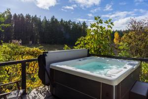 Pet Friendly, Hot Tub, Pizza Oven, EV Car, Golfing