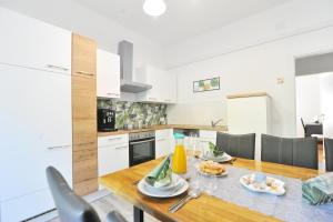 Apartments with parking space Seline, Paklenica - 22077