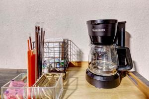 Cozy King Bed Studio - Affordable Fresh Cozy