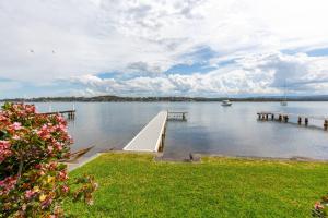 Absolute Waterfront Coal Point