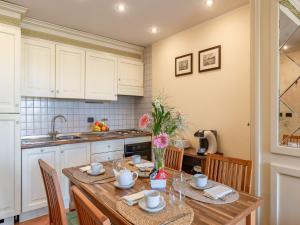 Apartment in Roma by Marco Simone Golf