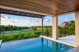 3bed Condo- Private Pool Golf Cart Ocean View HK