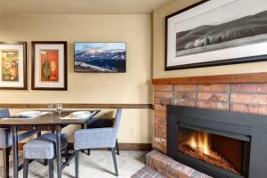 Copperbottom Inn 205 condo