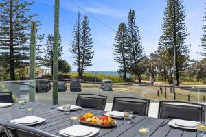 Beachfront at Buddina with Heated Pool & Sea Views