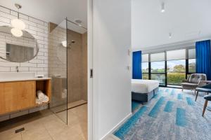 MJ McMahon Motel