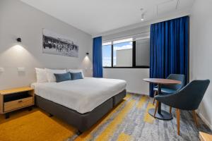 MJ McMahon Motel