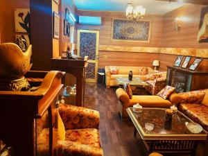 Designer luxury flat with greenry best location in south Delhi