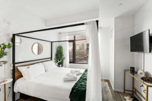 Luxury South End Apartment with Rooftop Pool