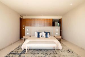 4 bed Lux condo - Ocean Views Private Pool