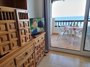 Encantador apartamento de 1 dormitorio con gran terraza y piscina común, a 50m de la playa - HISP-236-125