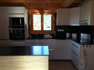Chalet 5 chambres pour 10 personnes avec parking privé - FR-1-836-7