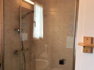 Chalet 5 chambres pour 10 personnes avec parking privé - FR-1-836-7