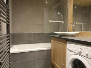 Appartement standing 2 chambres, centre Arâches, 5 pers, parking, wifi - FR-1-836-8