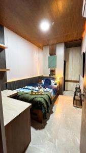 Mens Bhaskara Sari OSix by Stayvie Coliving