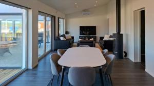 Modern Sjöstuga Med Spa Vid Barken