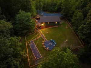 Fox&Hound Cabin: Cold Plunge, Sauna, Hot Tub, Dogs