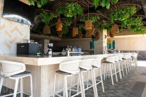 4-bed beachfront Lux Apartment