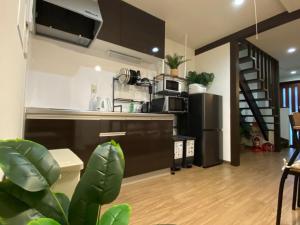 Great access to Umeda,USJ,Namba, Kyoto,Kobe Private old house