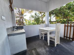 Five Mirissa Homestay