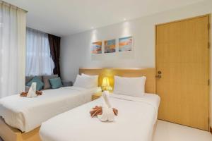 C245 Steps from the Beach Pool & Ocean View