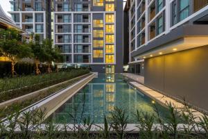 C246 New 1BR Condo with Pool, Gym &Great Location