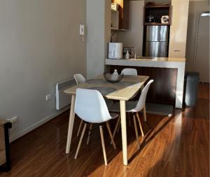 Modern Comfy Chic City Apartment in CBD Prime Spot