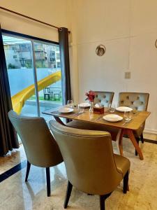 Ketki Luxury Pool Villa Driftwood Pattaya