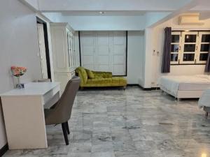 Ketki Luxury Pool Villa Driftwood Pattaya