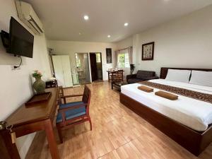 Floresh Freedom Hostel