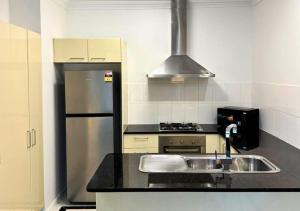 Luxury 2 Bedroom Retreat with Pool and Gym Access