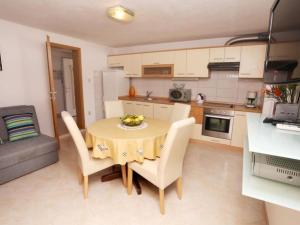 One-Bedroom Apartment With Terrace And Sea View A1