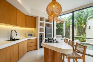 Vela Villa Pererenan Bali 2 Beds with Private Pool