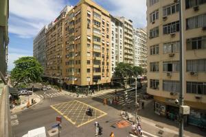LUXO COPACABANA PRAIA 70 METROS vista lateral