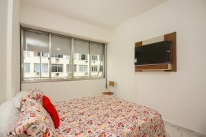 LUXO COPACABANA PRAIA 70 METROS vista lateral