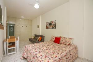 LUXO COPACABANA PRAIA 70 METROS vista lateral