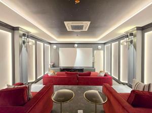 C249 Brand new Pool view stay with great amenity