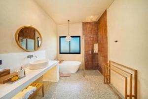 Neola Amazing 5 BR Private Pool Villa ZN365