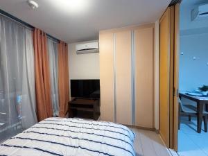 BGC Luxe Stay Facing Uptown Mall & Grand Hyatt