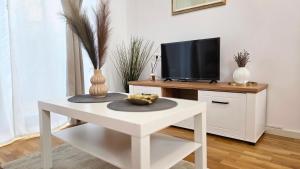 IVY Luxury Residence - Self Check-In 247 - Garden - Near Airport & Băneasa Mall