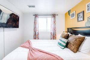 Luxury Downtown SLC Retreat, King Bed 2 Bed 1 Bath